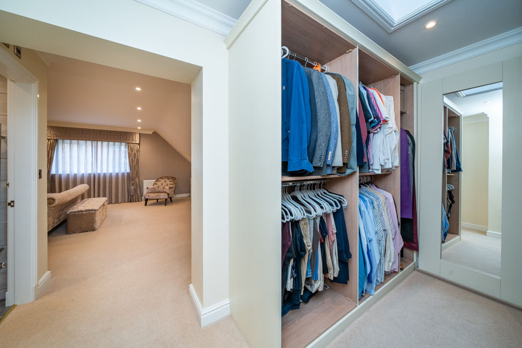 DRESSING ROOM- click for photo gallery